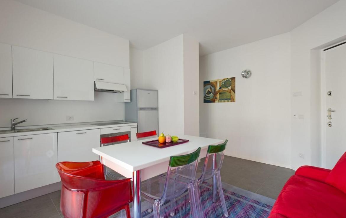 The Sunshine - Apartments With Pool Musso Exteriör bild